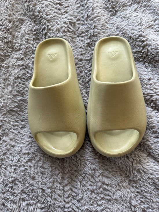 YEEZY Men’s Slides Size 7 main image 5